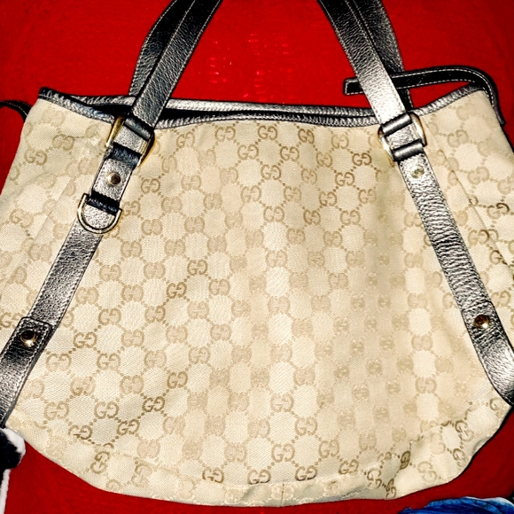 Gucci Abbey - Picture 1 of 11